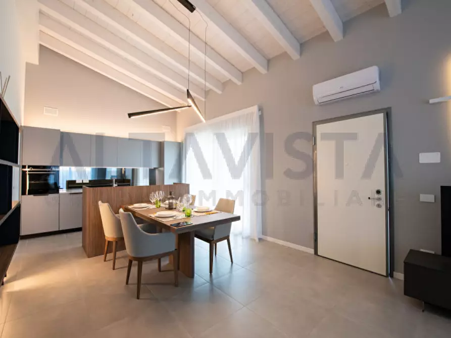 Immagine 5 di Villa in vendita  in via salvo d'acquisto a Lonato del Garda