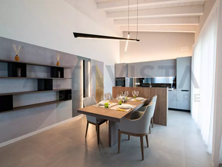 Immagine 6 di Villa in vendita  in via salvo d'acquisto a Lonato del Garda