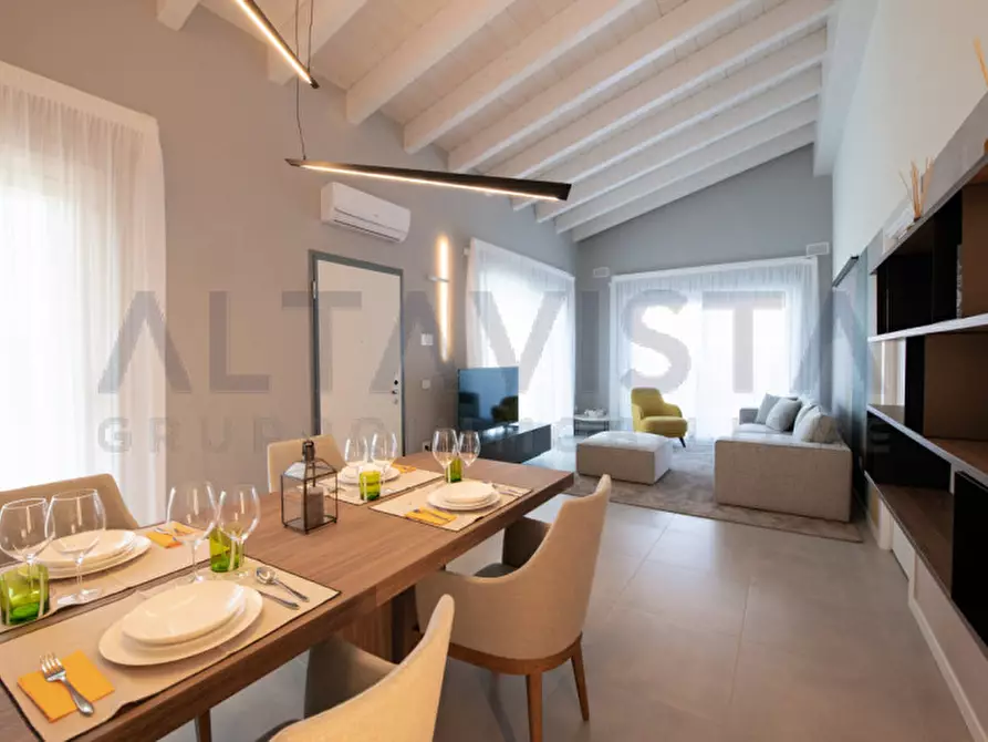 Immagine 8 di Villa in vendita  in via salvo d'acquisto a Lonato del Garda