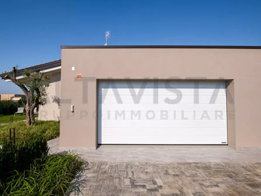 Immagine 25 di Villa in vendita  in via salvo d'acquisto a Lonato del Garda
