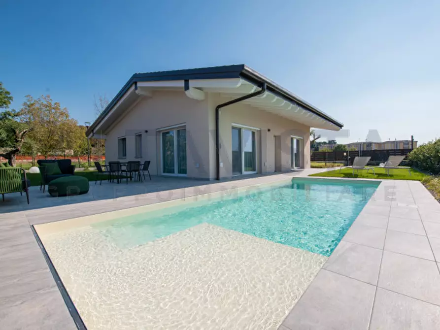 Immagine 27 di Villa in vendita  in via salvo d'acquisto a Lonato del Garda