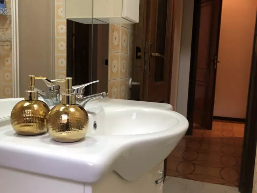 Immagine 17 di Appartamento in vendita  in salita sant'anna a Casale Monferrato