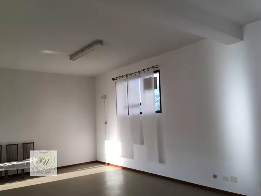 Immagine 2 di Negozio in vendita  in ROMA a Stanghella