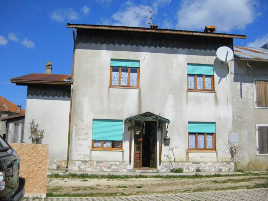 Immagine 2 di Palazzo in vendita  in VIA DOSSO a Roana