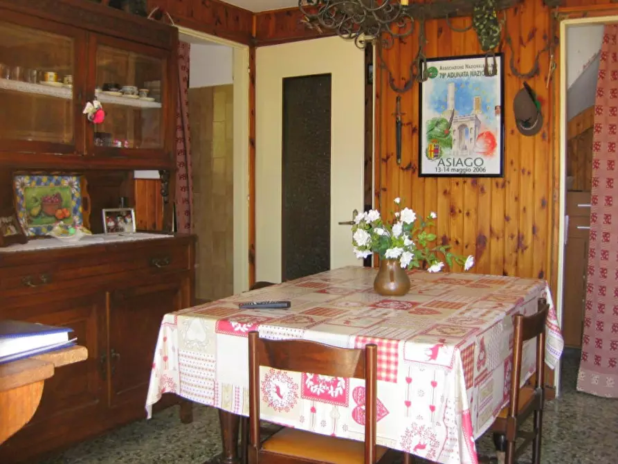 Immagine 6 di Palazzo in vendita  in VIA DOSSO a Roana