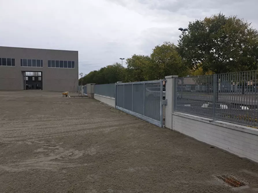 Immagine 2 di Capannone industriale in affitto  in Fascia d'oro a Montichiari