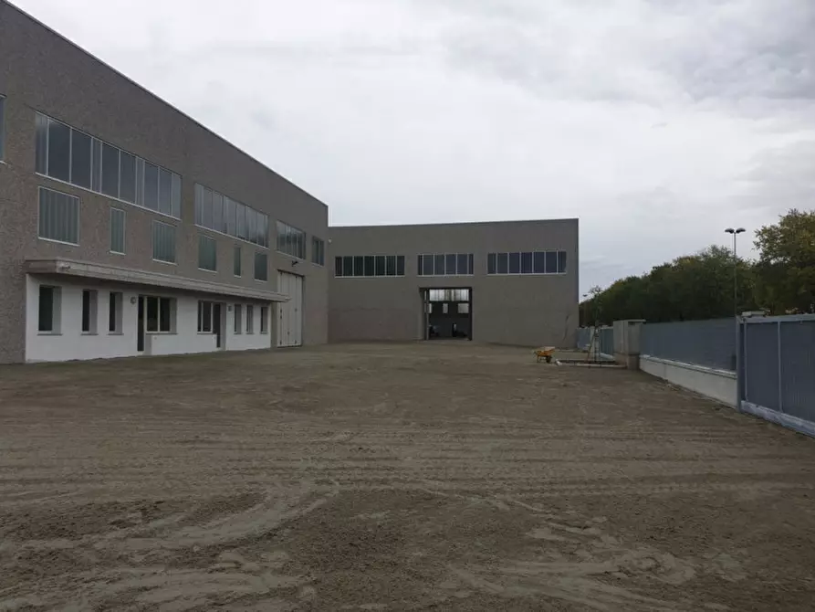 Immagine 3 di Capannone industriale in affitto  in Fascia d'oro a Montichiari