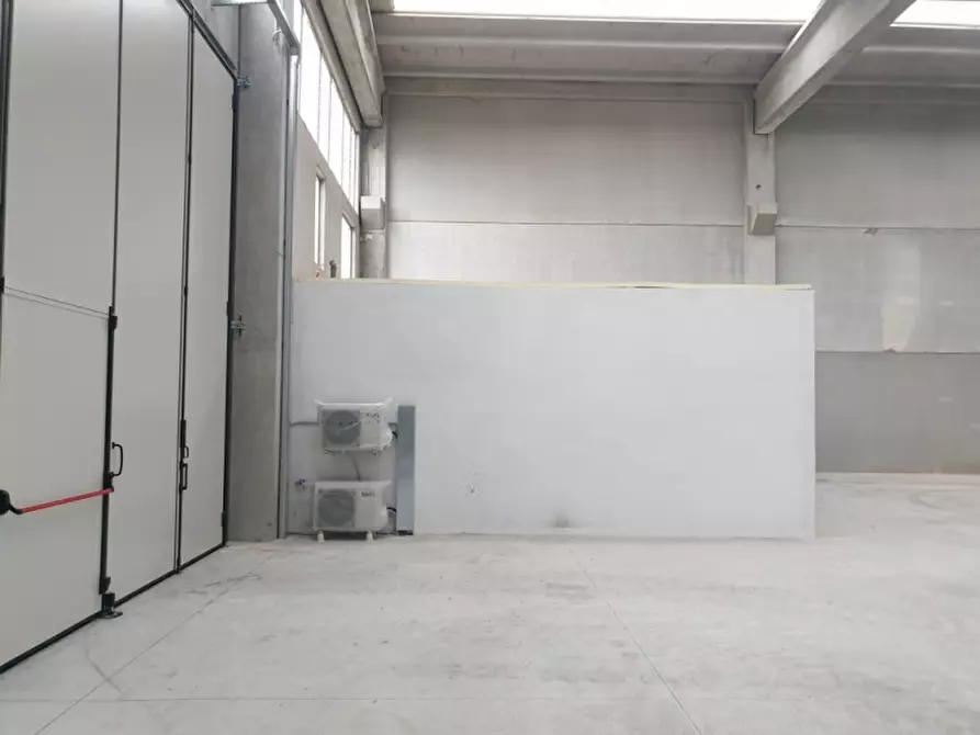 Immagine 6 di Capannone industriale in affitto  in Fascia d'oro a Montichiari