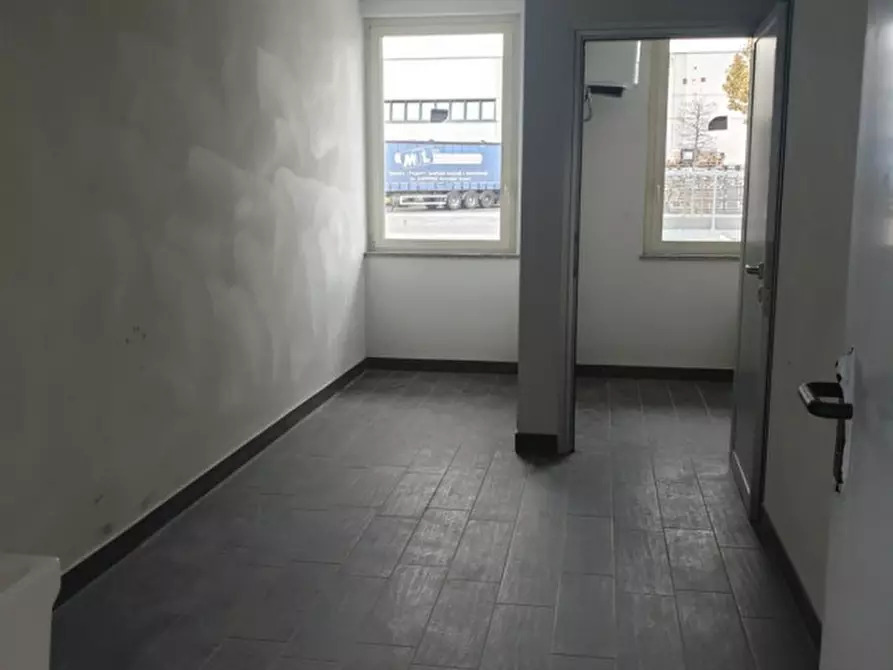 Immagine 8 di Capannone industriale in affitto  in Fascia d'oro a Montichiari