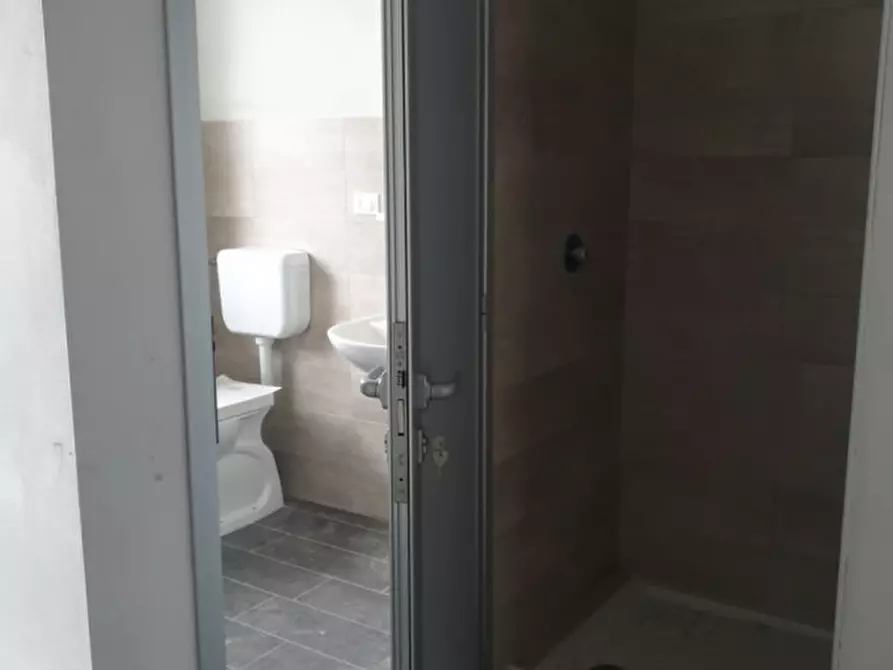 Immagine 10 di Capannone industriale in affitto  in Fascia d'oro a Montichiari