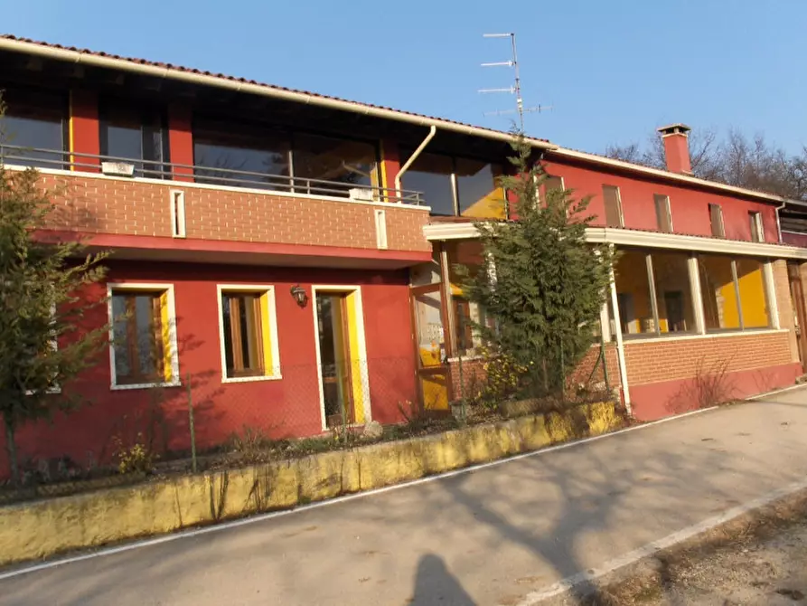 Immagine 3 di Attività commerciale in vendita  a Lonigo