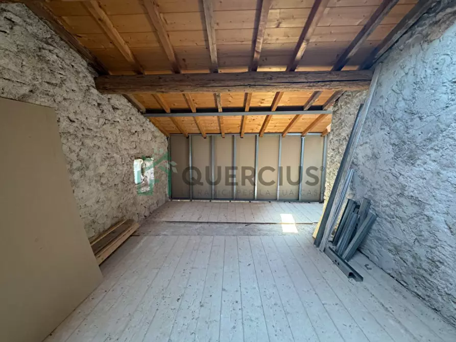 Immagine 25 di Rustico / casale in vendita  in Via Angelo Spada a Cazzano Di Tramigna