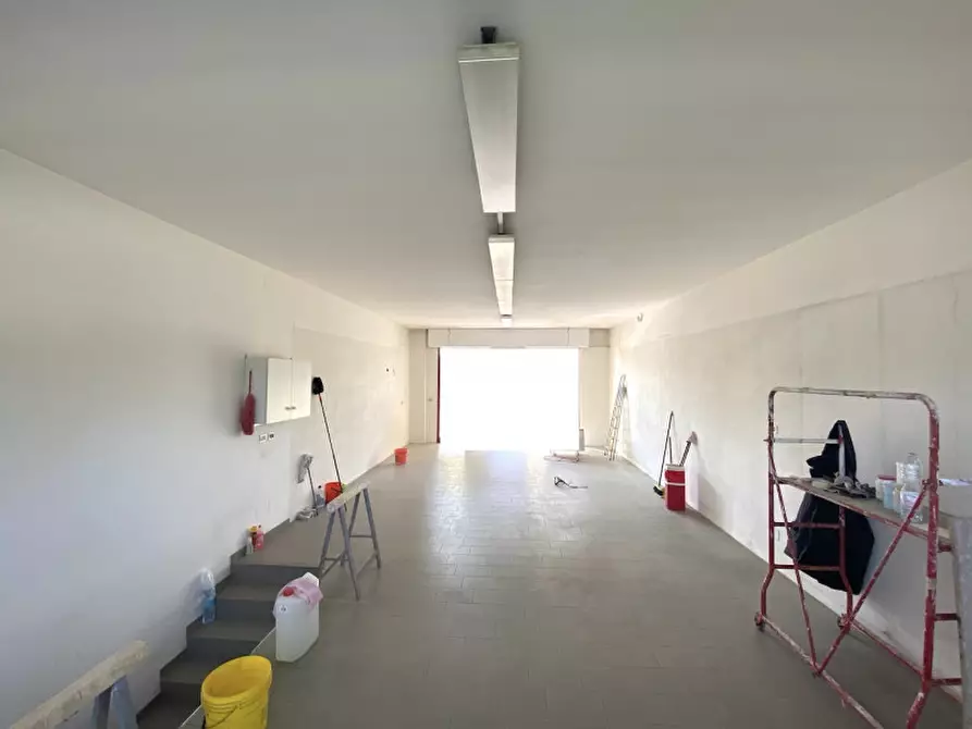 Immagine 1 di Negozio in affitto  in PONTEPIETRA a Cesena