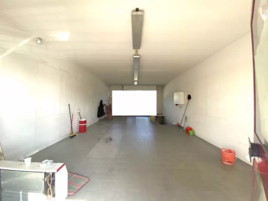 Immagine 2 di Negozio in affitto  in PONTEPIETRA a Cesena