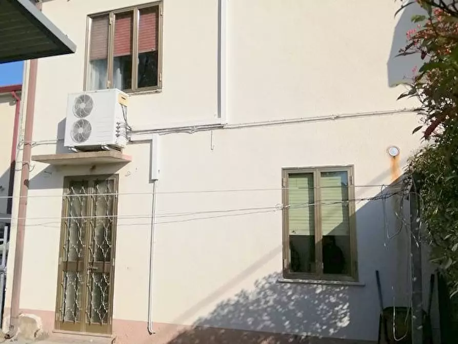 Immagine 1 di Casa bifamiliare in vendita  in Via G. Matteotti n. 20 - Cavarzere a Cavarzere