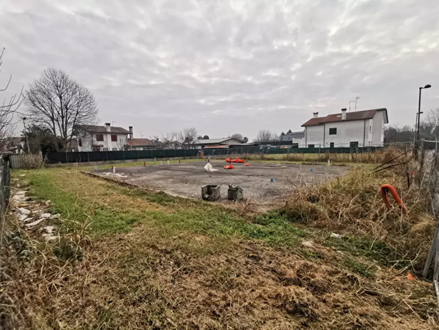 Immagine 7 di Terreno in vendita  a Legnaro