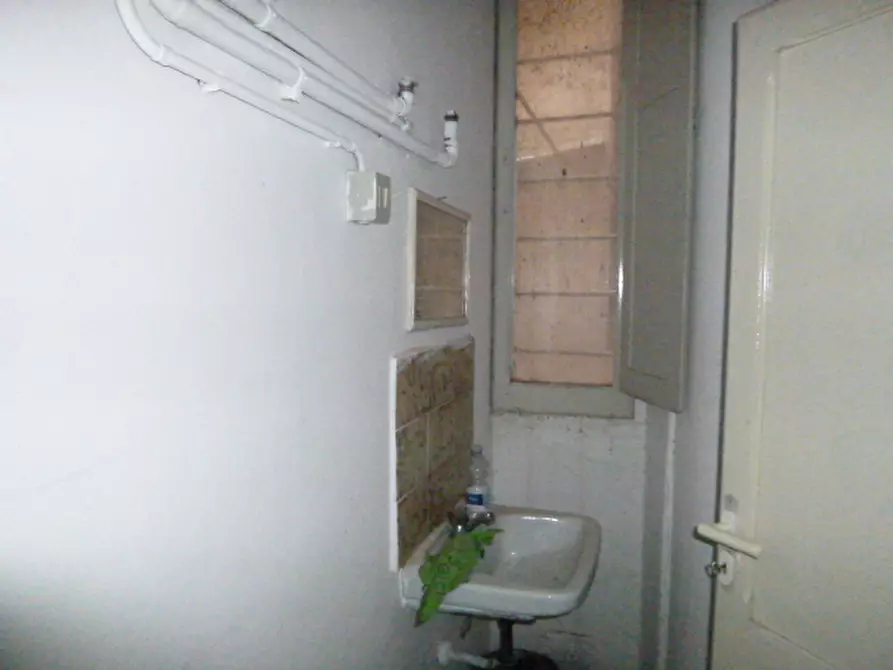 Immagine 3 di Negozio in vendita  a Senigallia