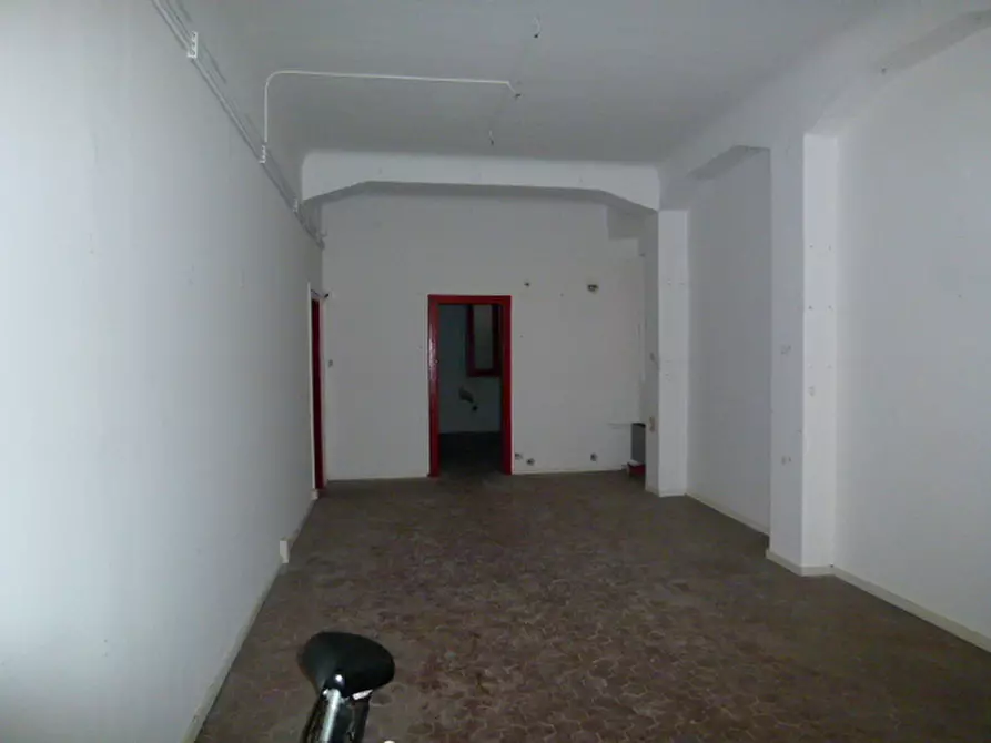 Immagine 9 di Negozio in vendita  a Senigallia