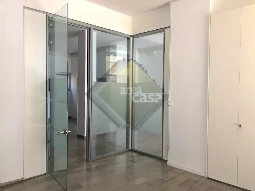 Immagine 9 di Negozio in affitto  in Piazzetta Poste a Bassano Del Grappa