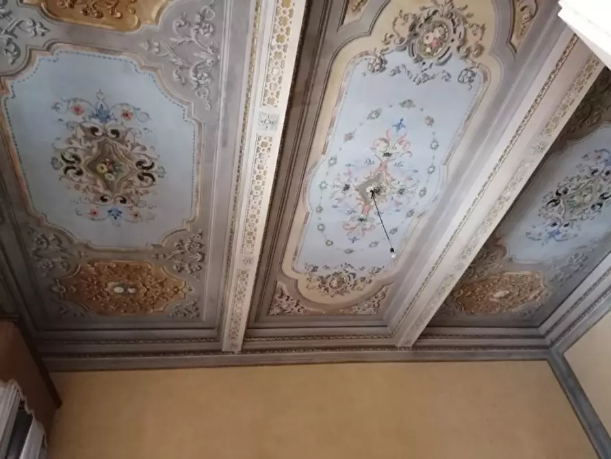 Immagine 11 di Palazzo in vendita  a Sassuolo