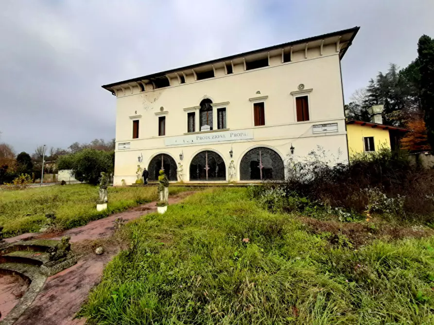Immagine 1 di Negozio in vendita  a San Zenone Degli Ezzelini