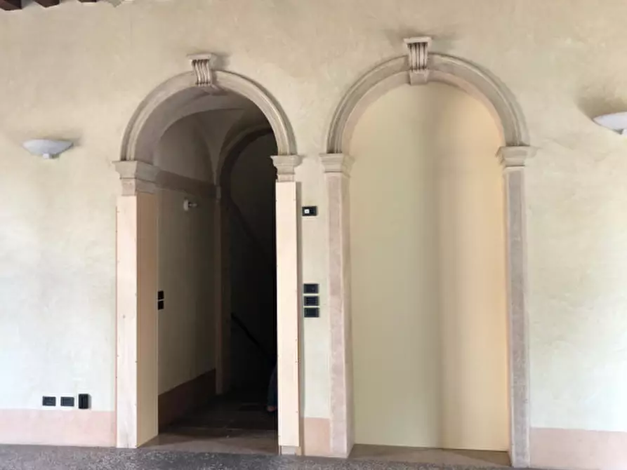 Immagine 25 di Palazzo in vendita  in Via Roma a Rossano Veneto