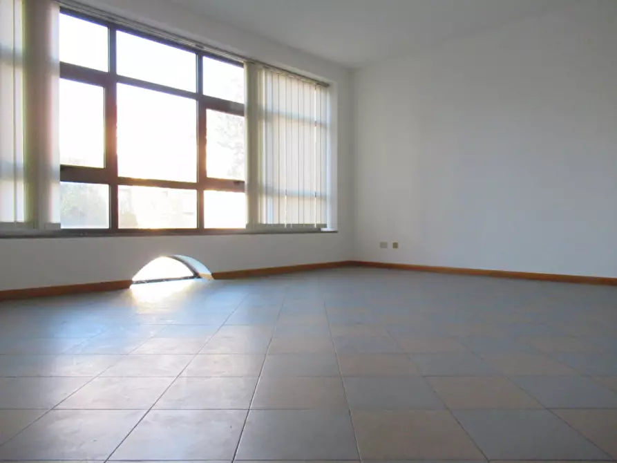 Immagine 13 di Ufficio in vendita  in corso mazzini a Montebelluna