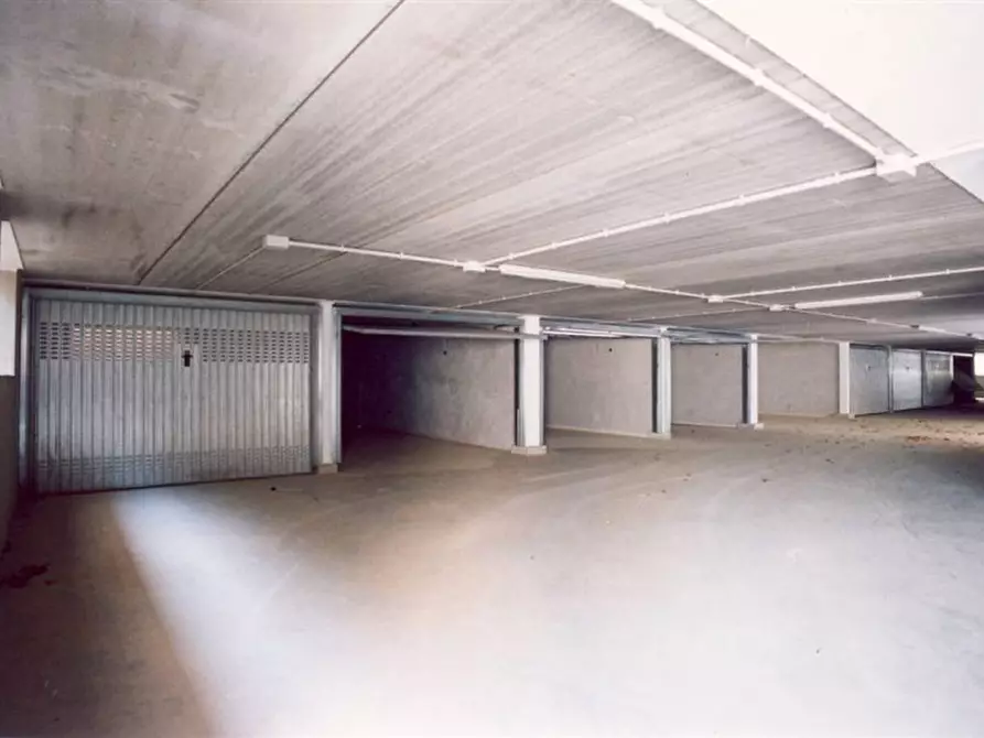 Immagine 1 di Garage in vendita  a Thiene