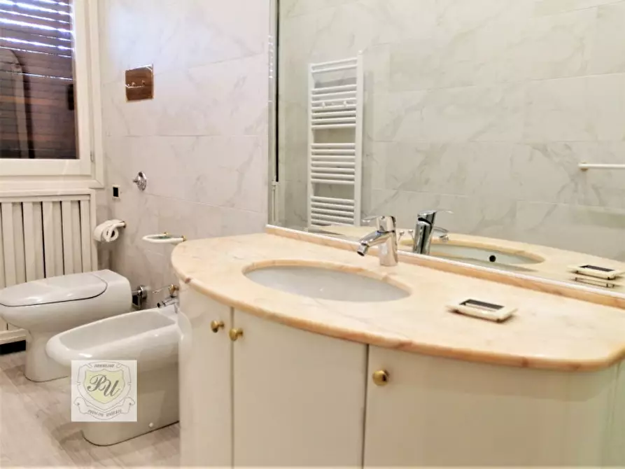 Immagine 24 di Villa in vendita  in Via Kennedy a Este