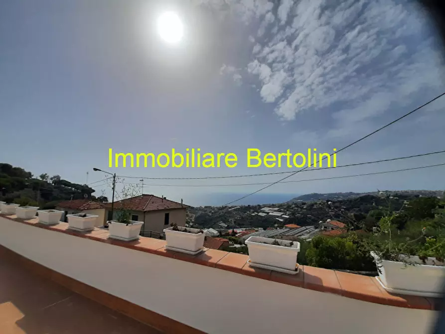 Immagine 1 di Villa in vendita  in Via Gabriele D'Annunzio a San Remo
