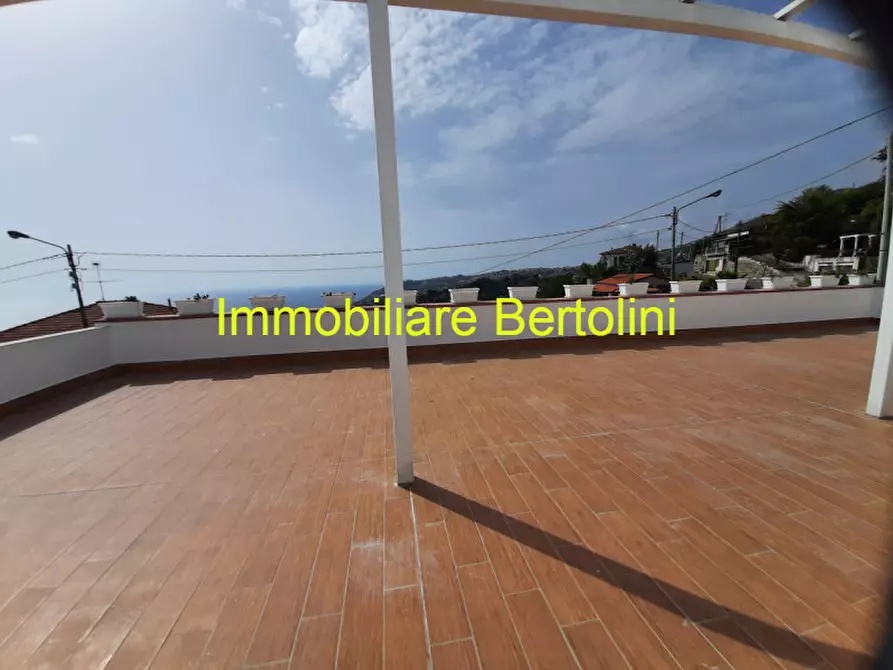 Immagine 10 di Villa in vendita  in Via Gabriele D'Annunzio a San Remo