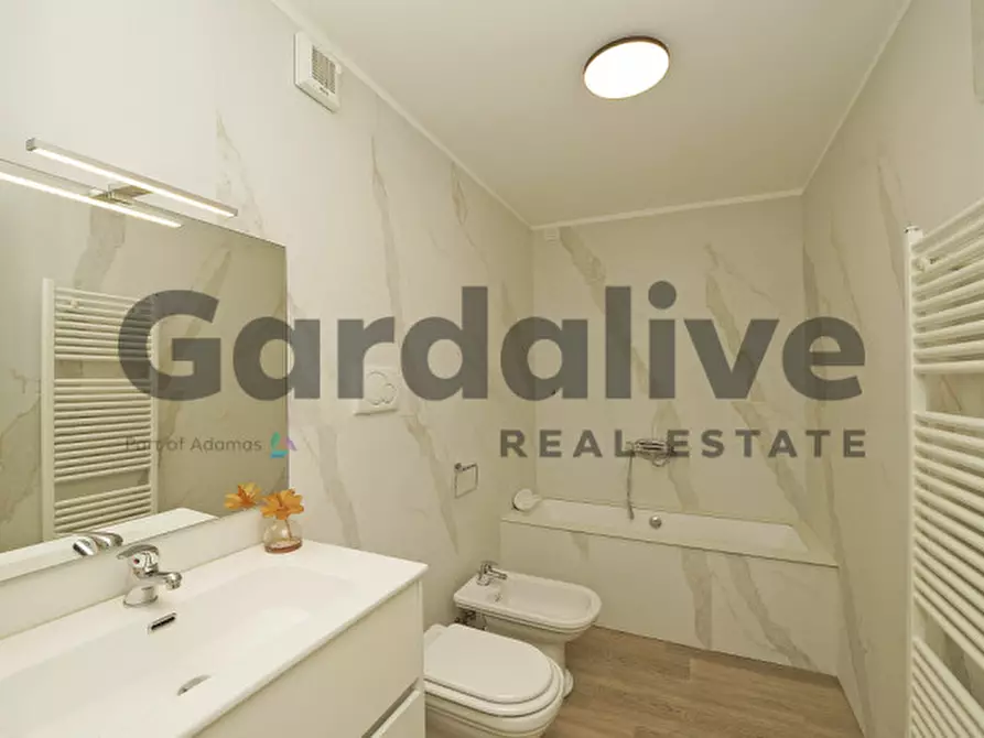 Immagine 18 di Appartamento in vendita  a Soiano Del Lago