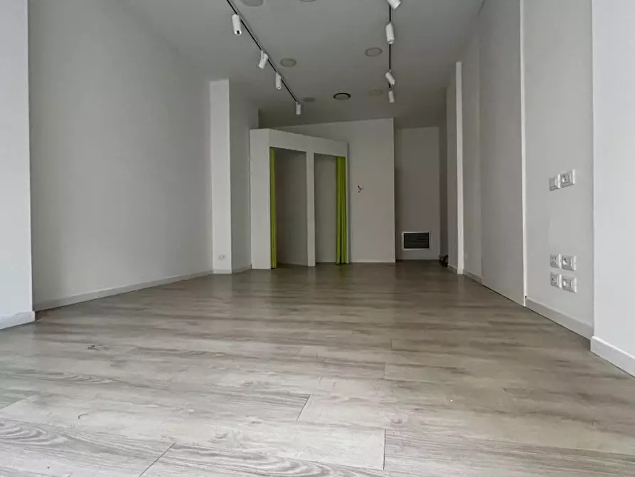 Immagine 2 di Negozio in vendita  in Via Altinate a Padova