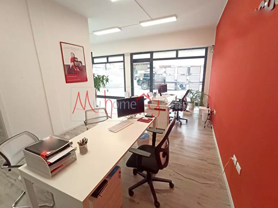 Immagine 1 di Negozio in affitto  in Via Marconi a Ponte San Nicolò