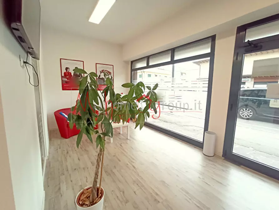 Immagine 7 di Negozio in affitto  in Via Marconi a Ponte San Nicolò