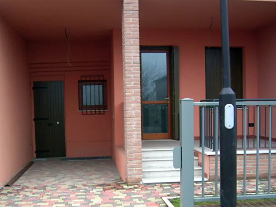 Immagine 1 di Garage in vendita  in via marconi a Gazzo Veronese