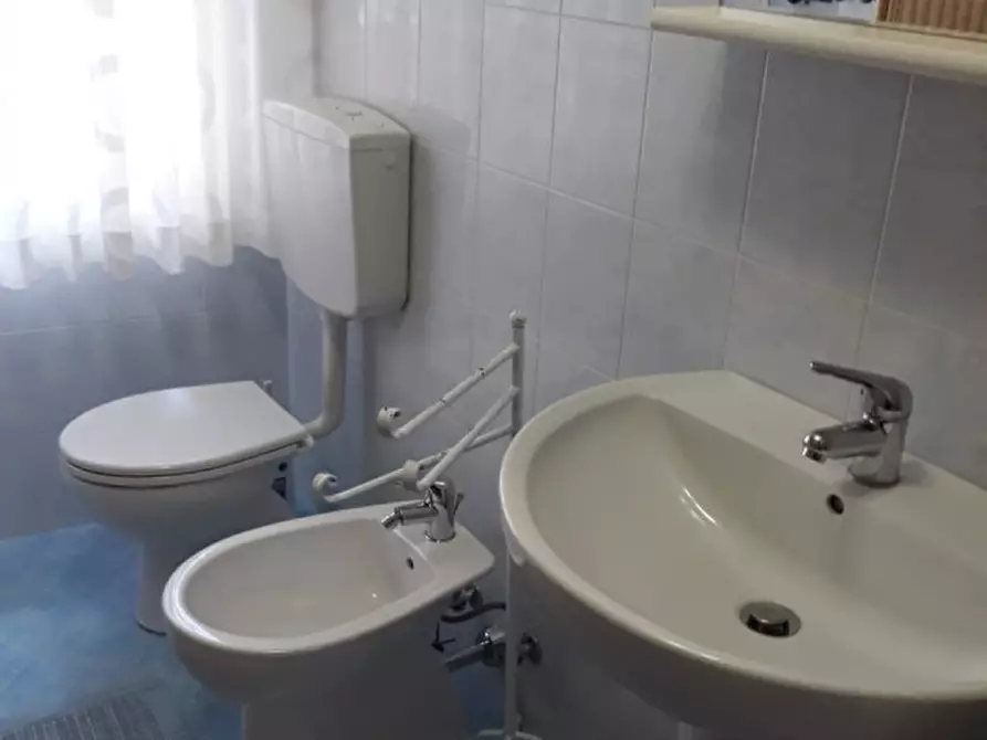 Immagine 12 di Appartamento in affitto  a Rovigo