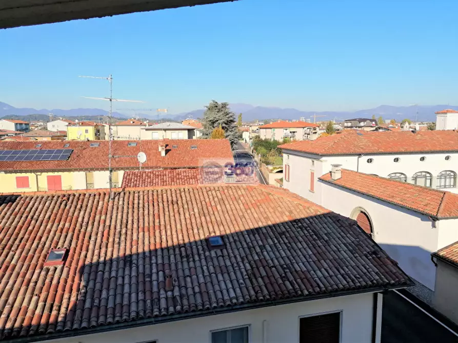 Immagine 4 di Appartamento in vendita  in Via San rocco a Rovato