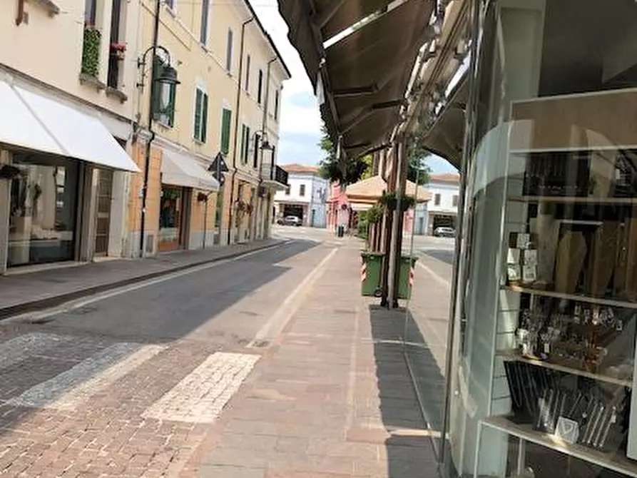 Immagine 5 di Negozio in vendita  a Suzzara