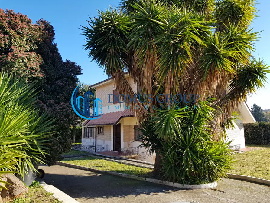 Immagine 3 di Villa in vendita  in via Murello a Roma