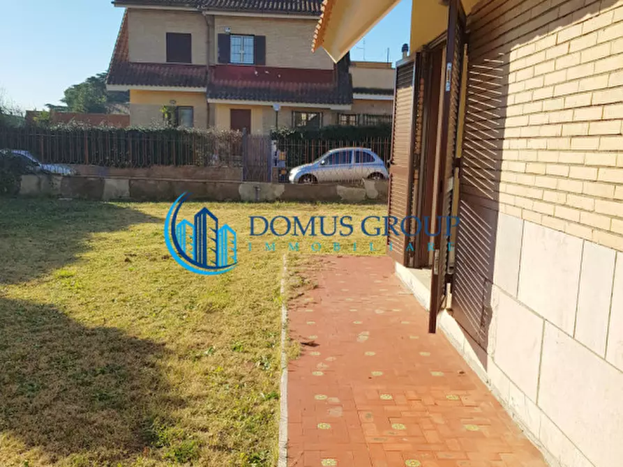 Immagine 4 di Villa in vendita  in via Murello a Roma