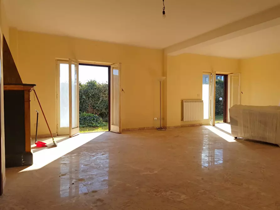 Immagine 6 di Villa in affitto  in via Murello a Roma