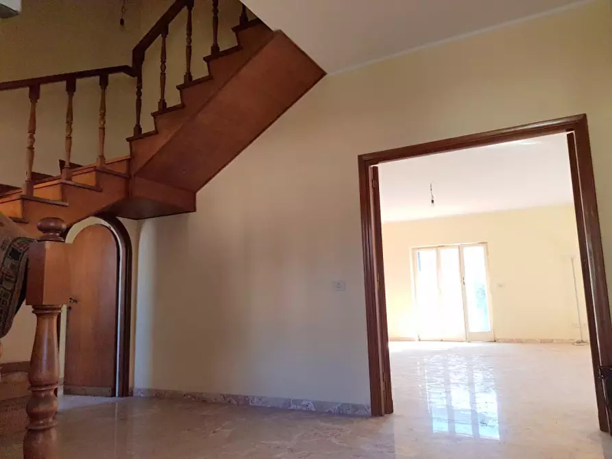 Immagine 17 di Villa in affitto  in via Murello a Roma