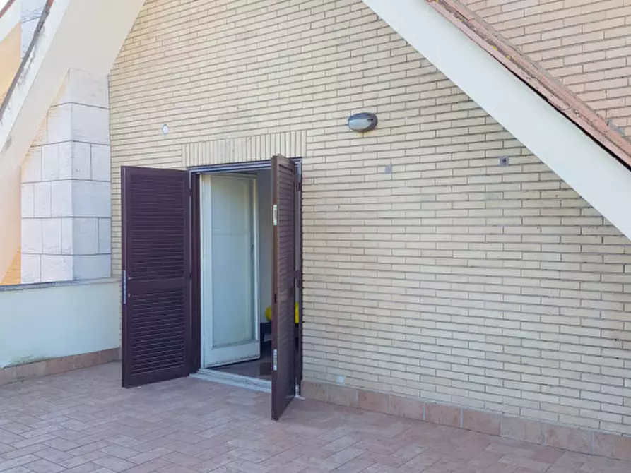 Immagine 41 di Villa in affitto  in via Murello a Roma