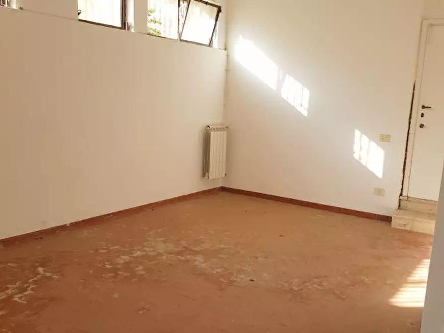 Immagine 57 di Villa in affitto  in via Murello a Roma
