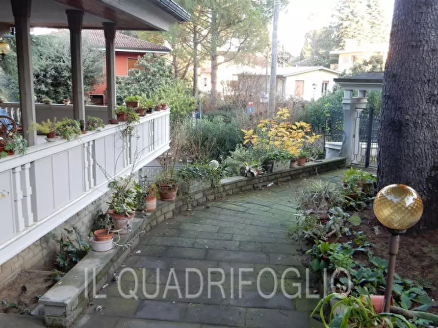 Immagine 9 di Villa in vendita  a Cesena
