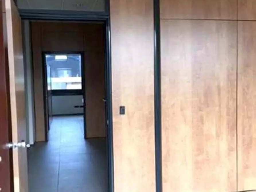 Immagine 2 di Palazzo in affitto  in VIA GALLARATE a Milano