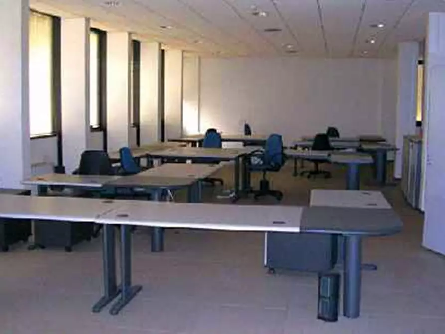 Immagine 4 di Palazzo in affitto  in VIA GALLARATE a Milano