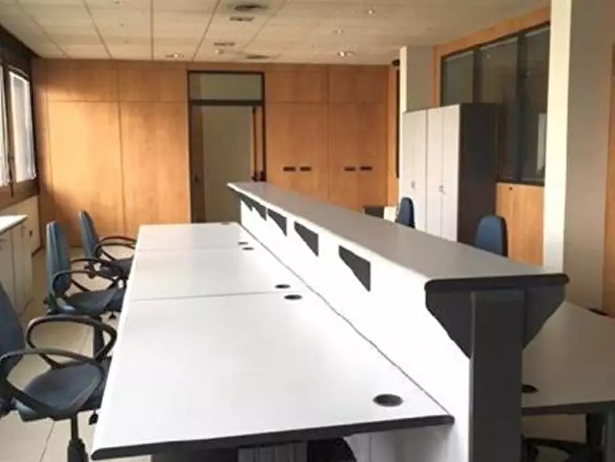 Immagine 7 di Palazzo in affitto  in VIA GALLARATE a Milano