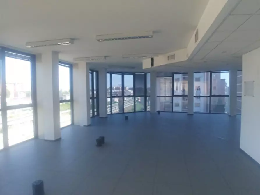 Immagine 19 di Ufficio in affitto  in VIALE SARCA a Milano